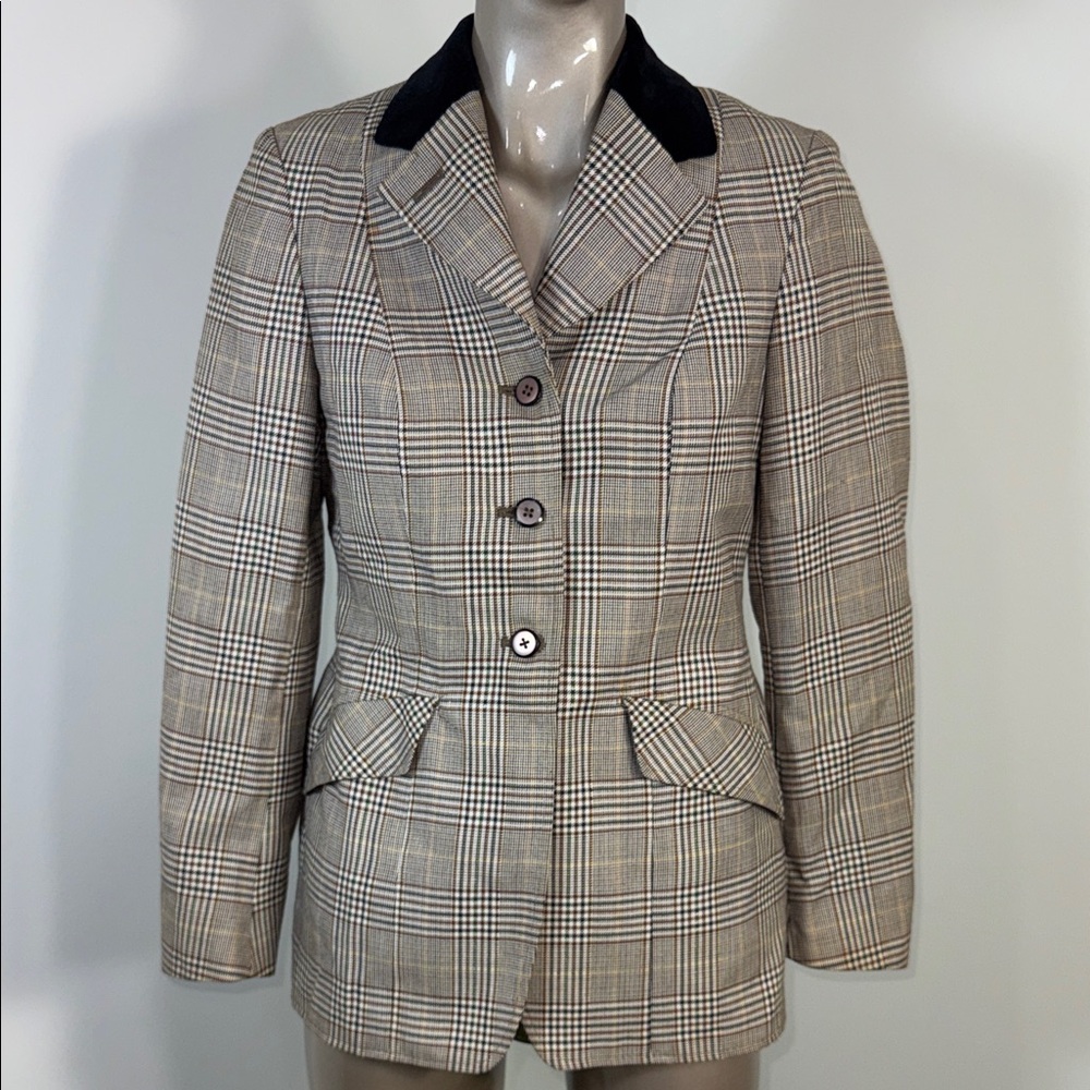 Harry Hall Blazer Plaid Women's Jacket with Black Collar
